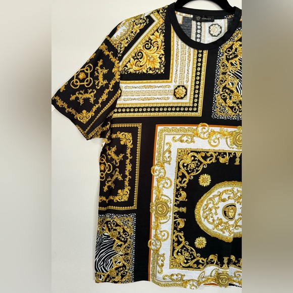 Authentic! Gianni Versace Medusa print T-shirt size L slim fit like new! - Picture 2 of 16